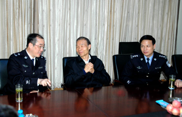 常州市公安局副局长宫文飞一行来cq9电子官网入口集团指导事情