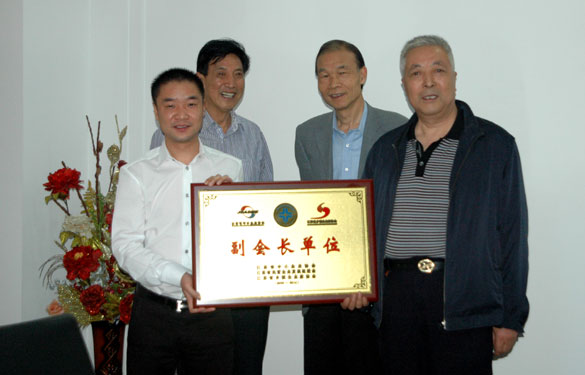 江苏省中小企业协会会长于登和来cq9电子官网入口集团调研