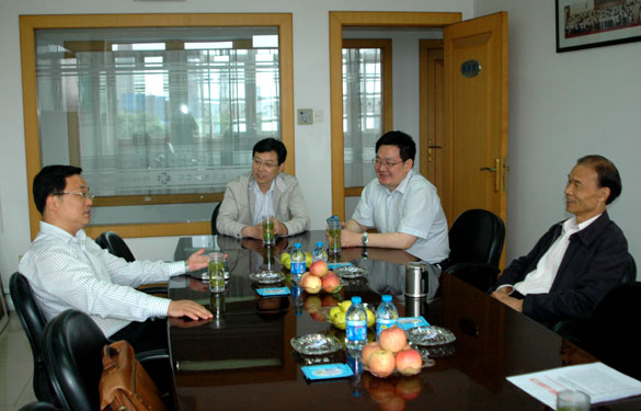 溧阳市委常委、常务副市长汤如军来cq9电子官网入口集团调研