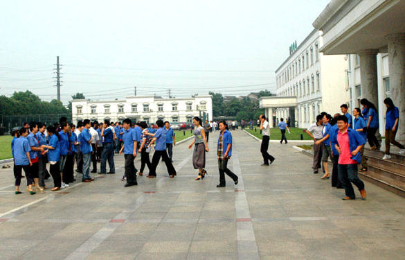 cq9电子官网入口举行应急响应演练与消防知识培训