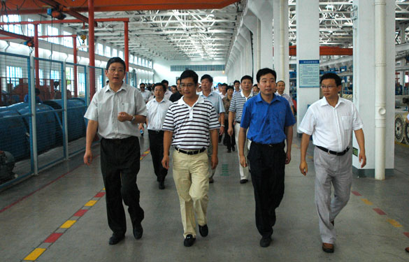 安徽省潜山县党政代表团一行百余人来cq9电子官网入口集团旅行考察