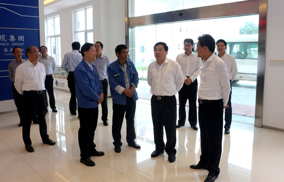 2016年10月18日，，，，，，，常州市委常委、常务副市长曹佳中来cq9电子官网入口电缆调研