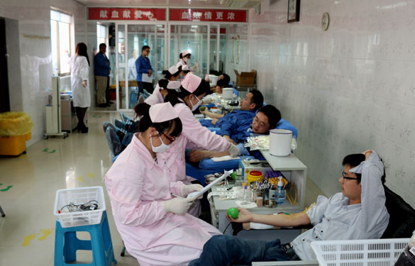 cq9电子官网入口员工无偿献血迎“五一”